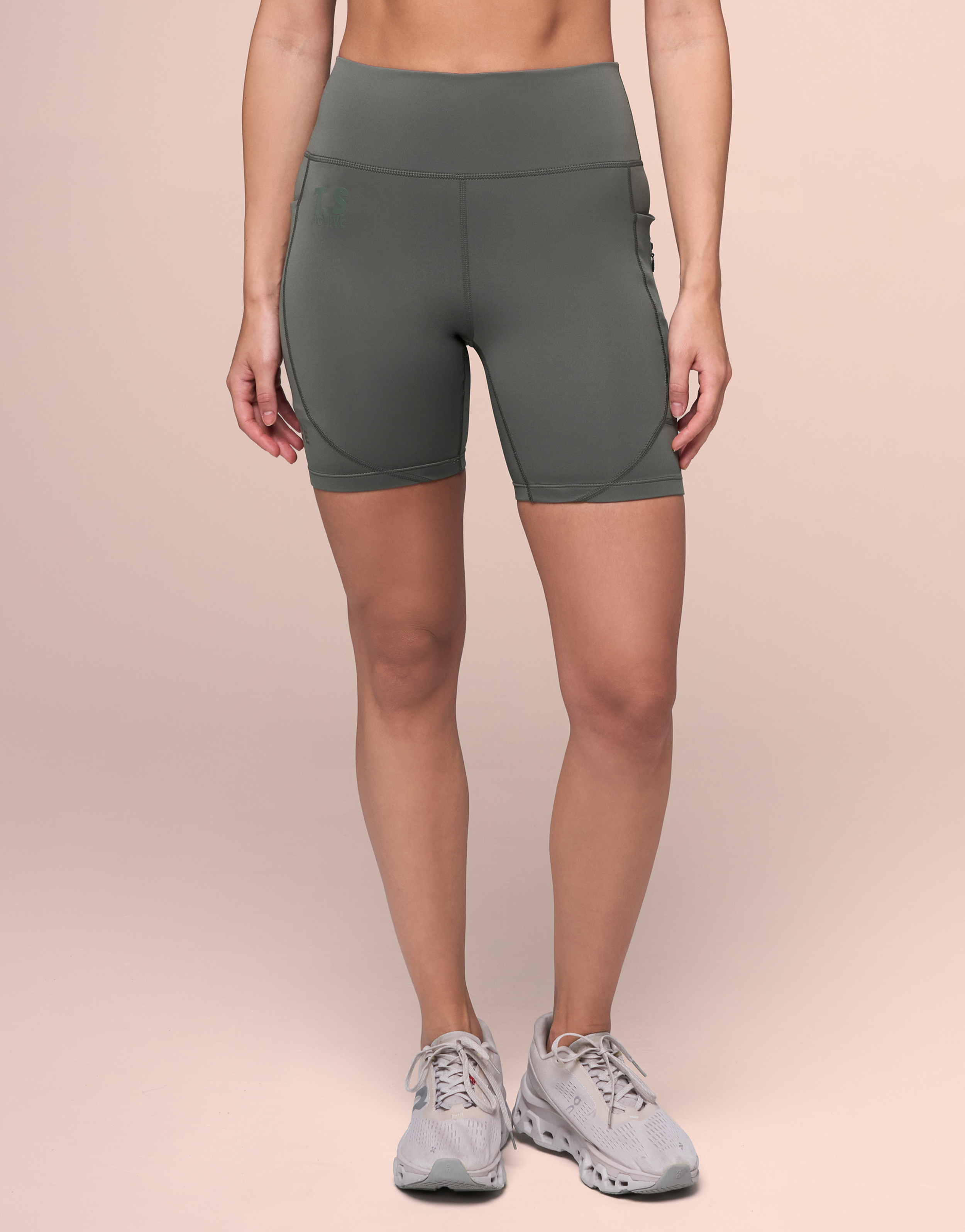 CLOUD BLACK SHORT