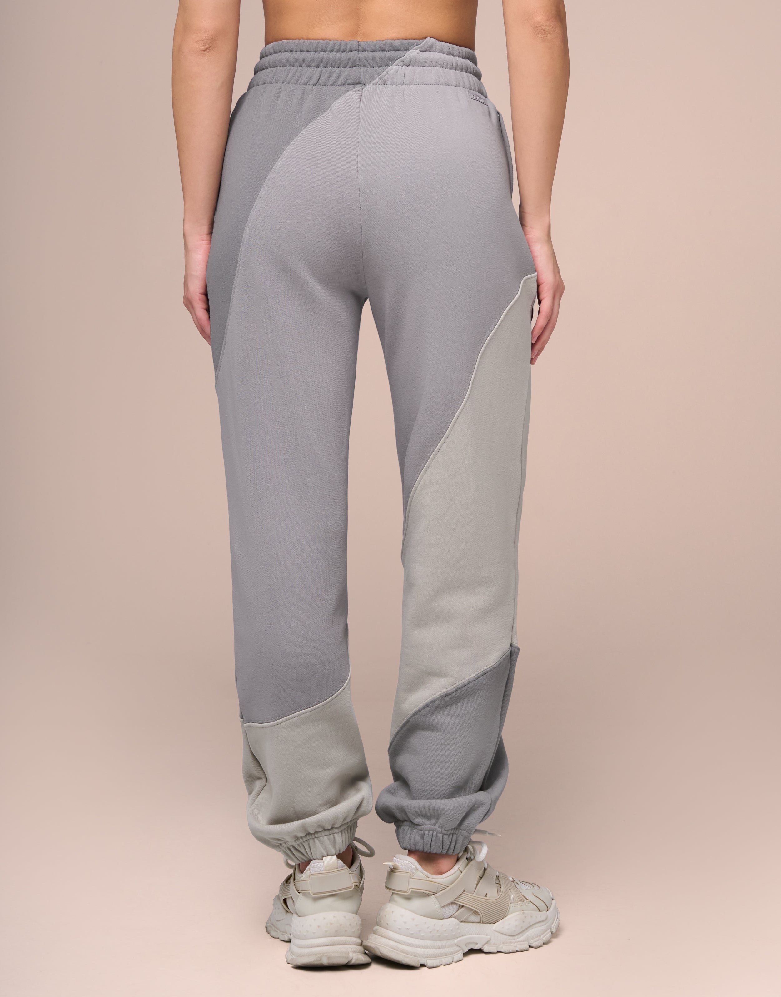 CLOUD GREY JOGGER