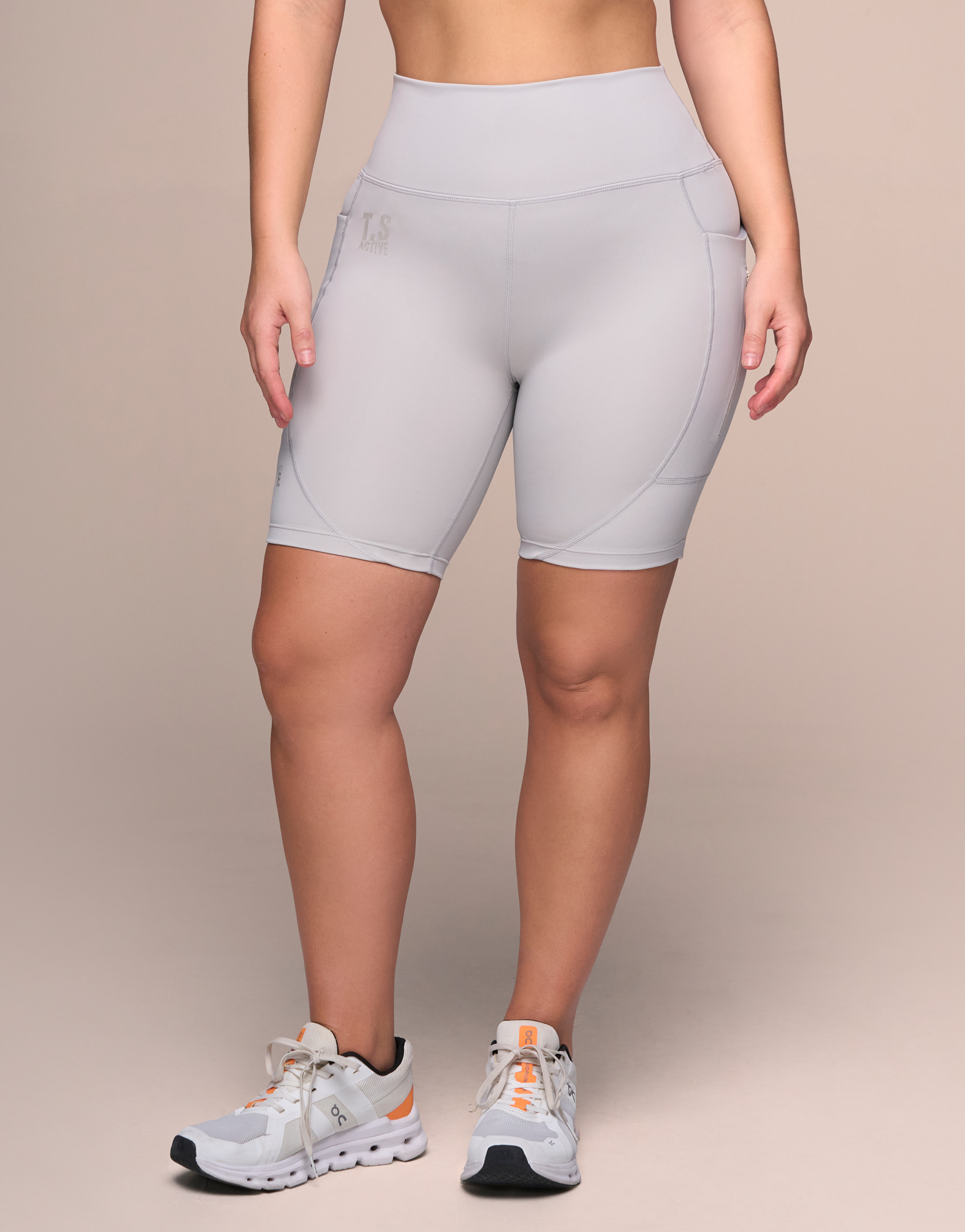 CLOUD GREY SHORT