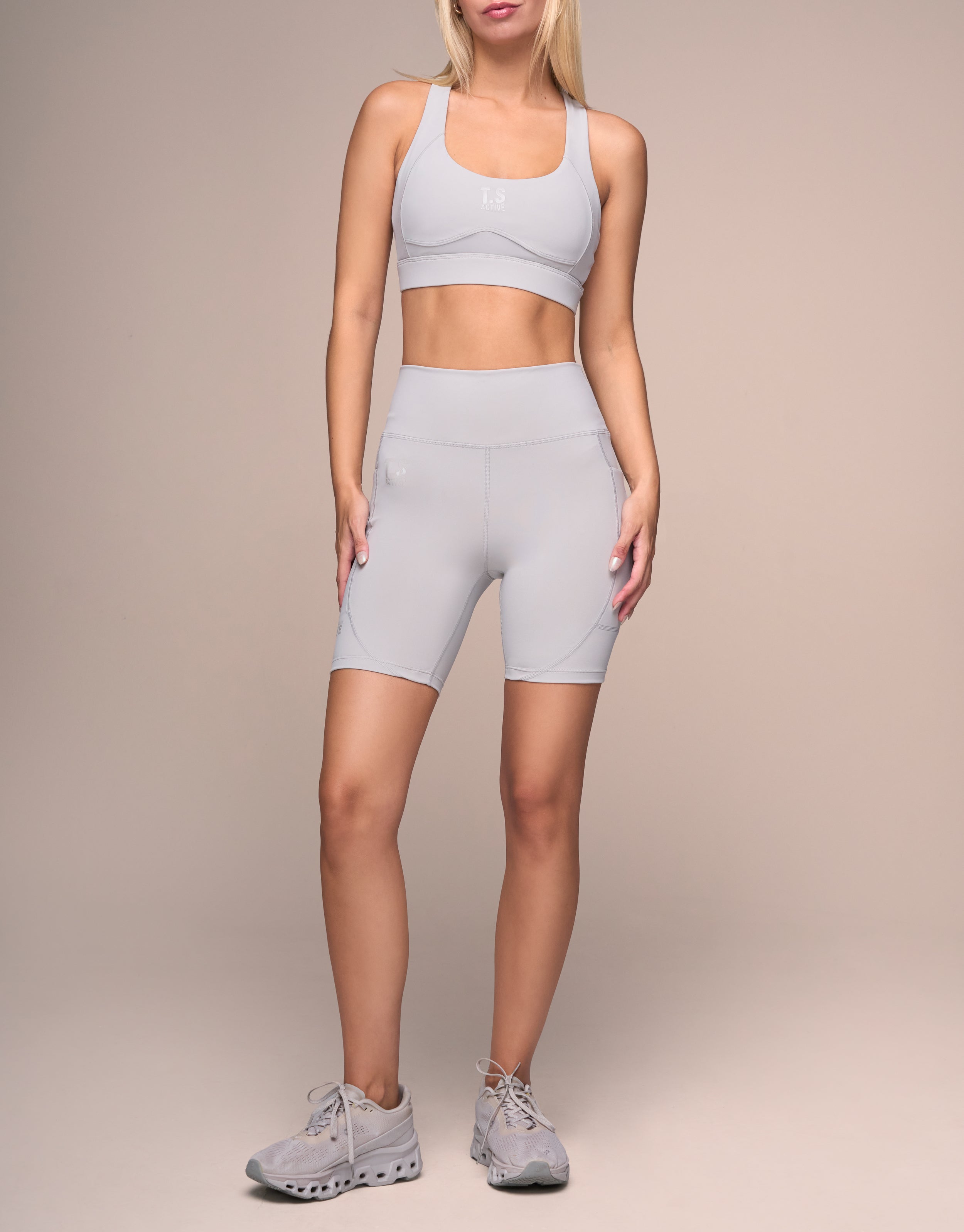 CLOUD GREY SHORT