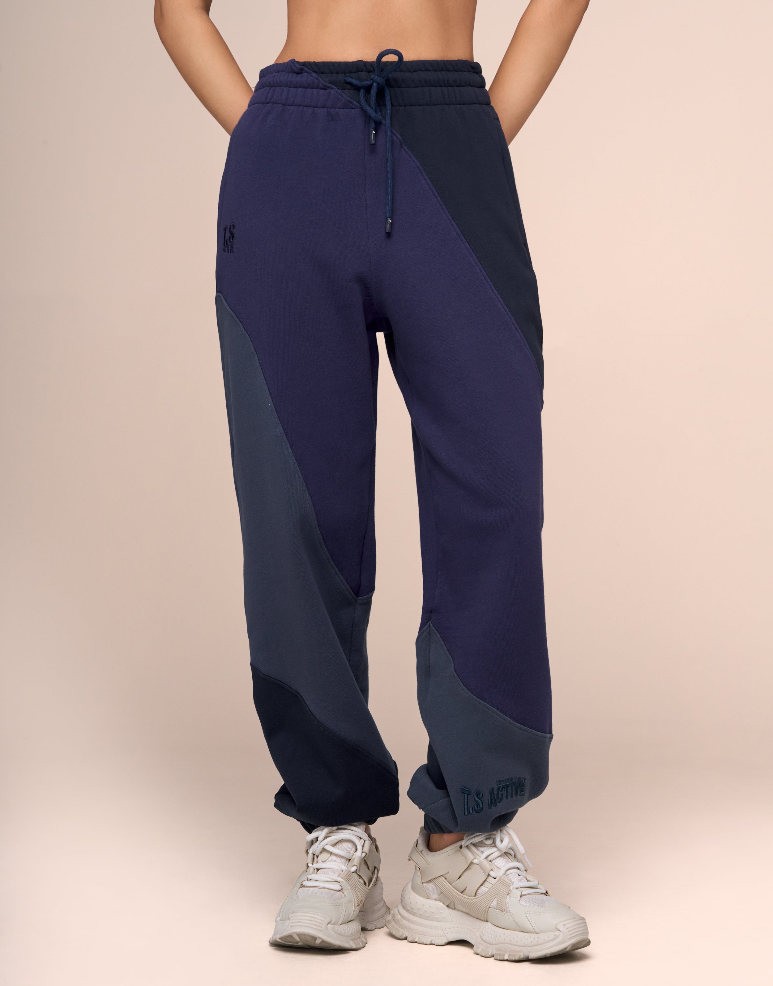 CLOUD NAVY JOGGER