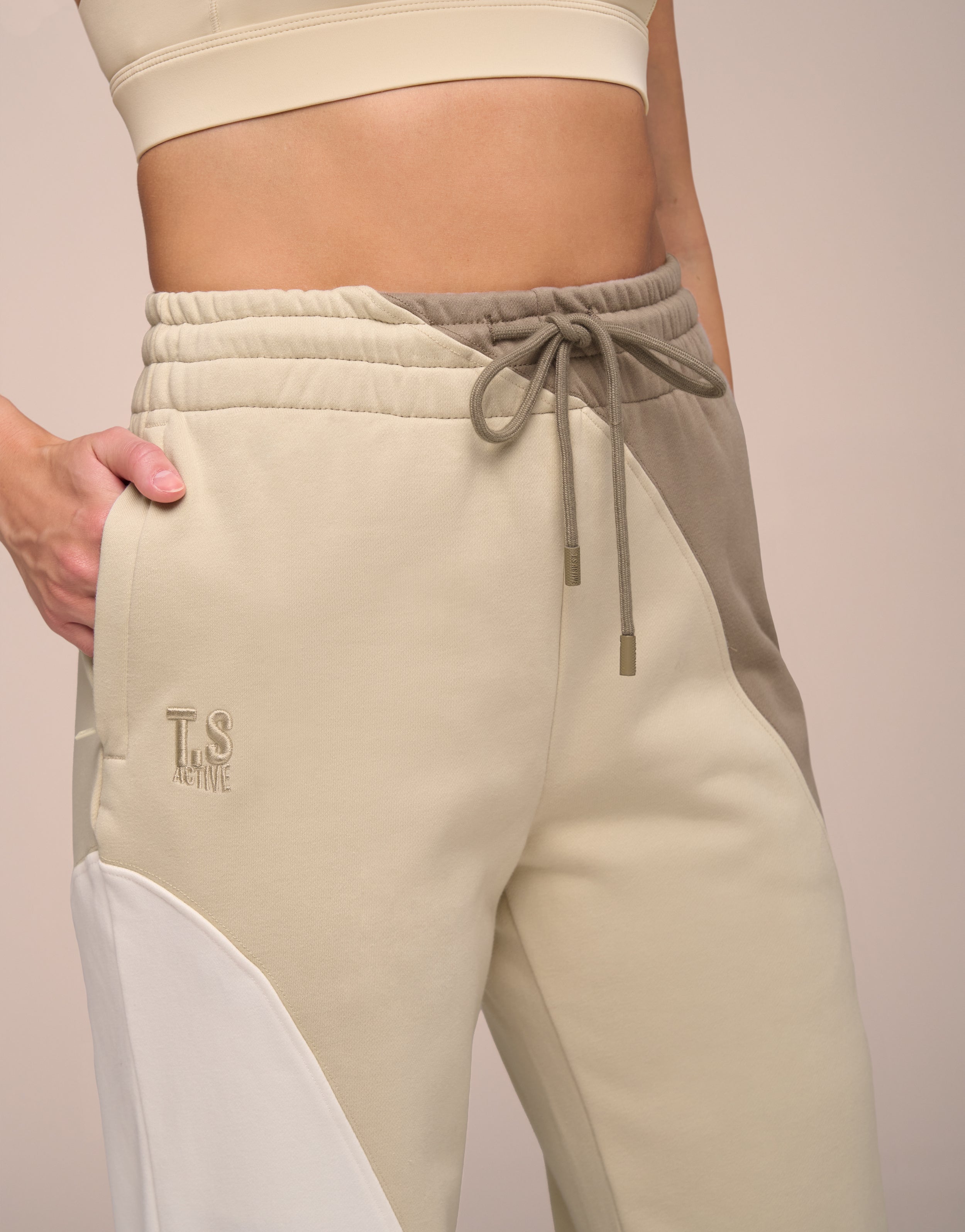 CLOUD WHITE JOGGER