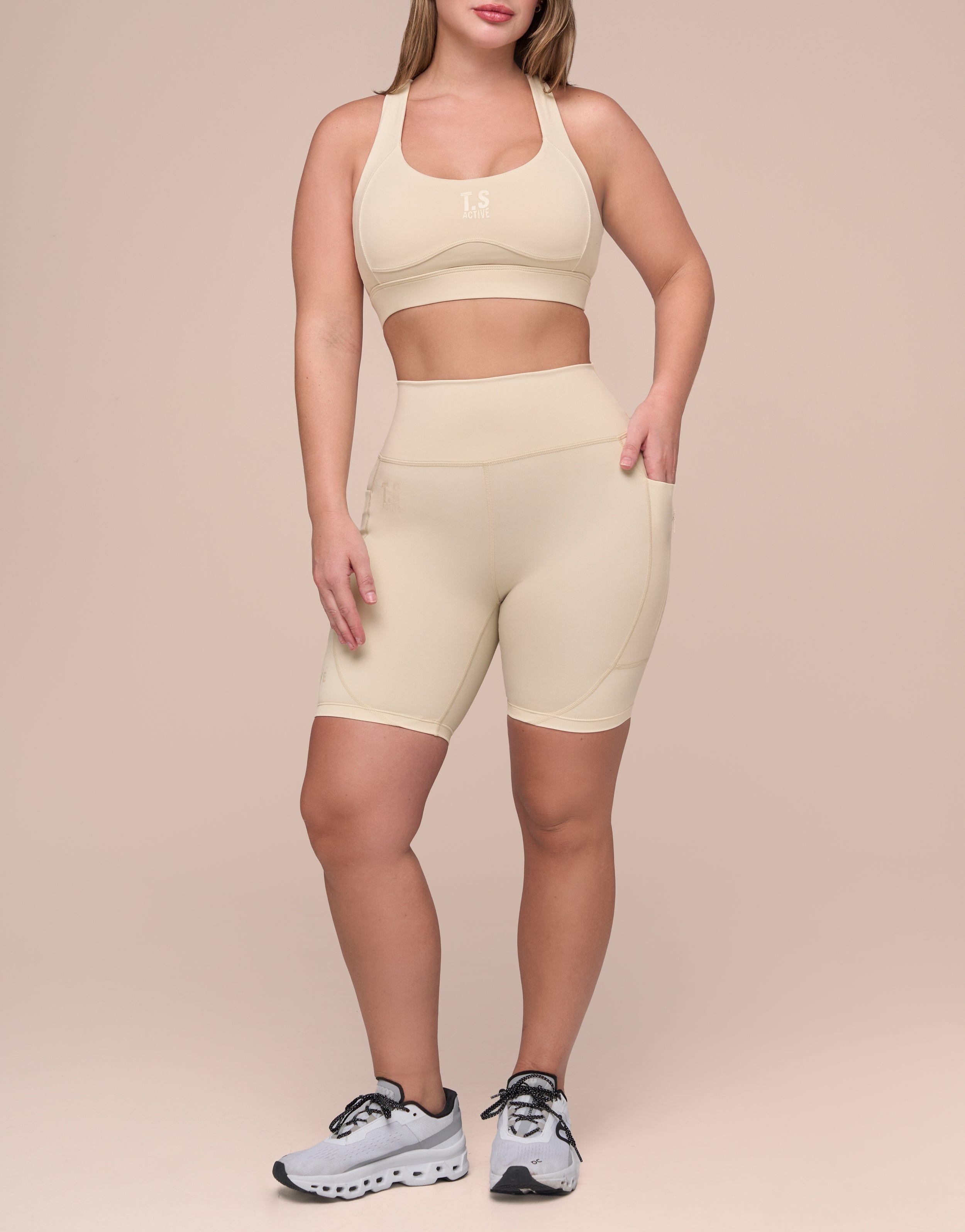 CLOUD WHITE SHORT