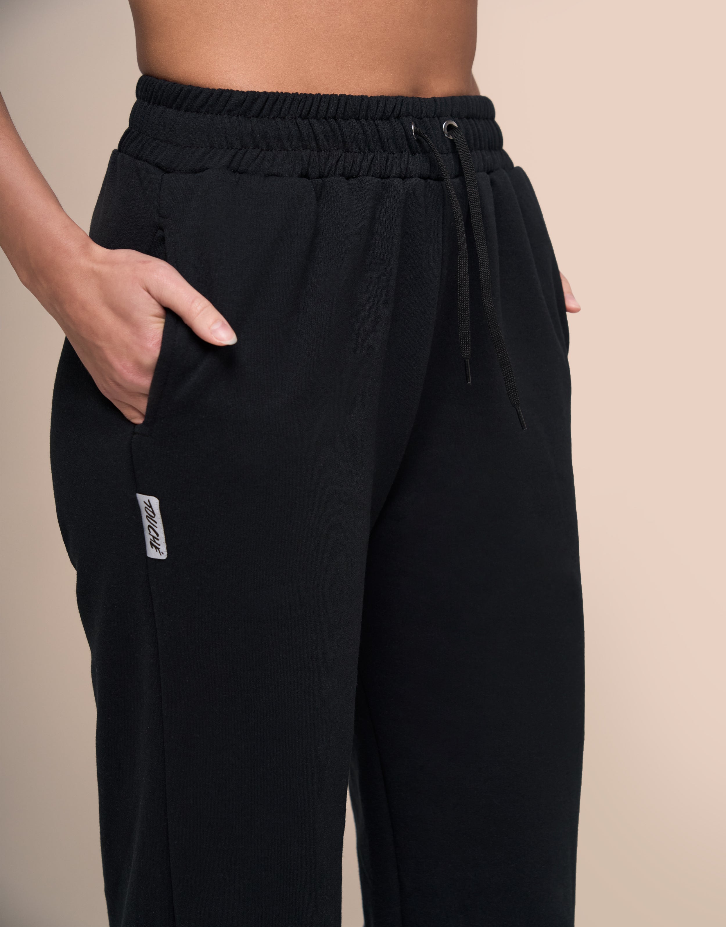 BLACK BASIC JOGGER