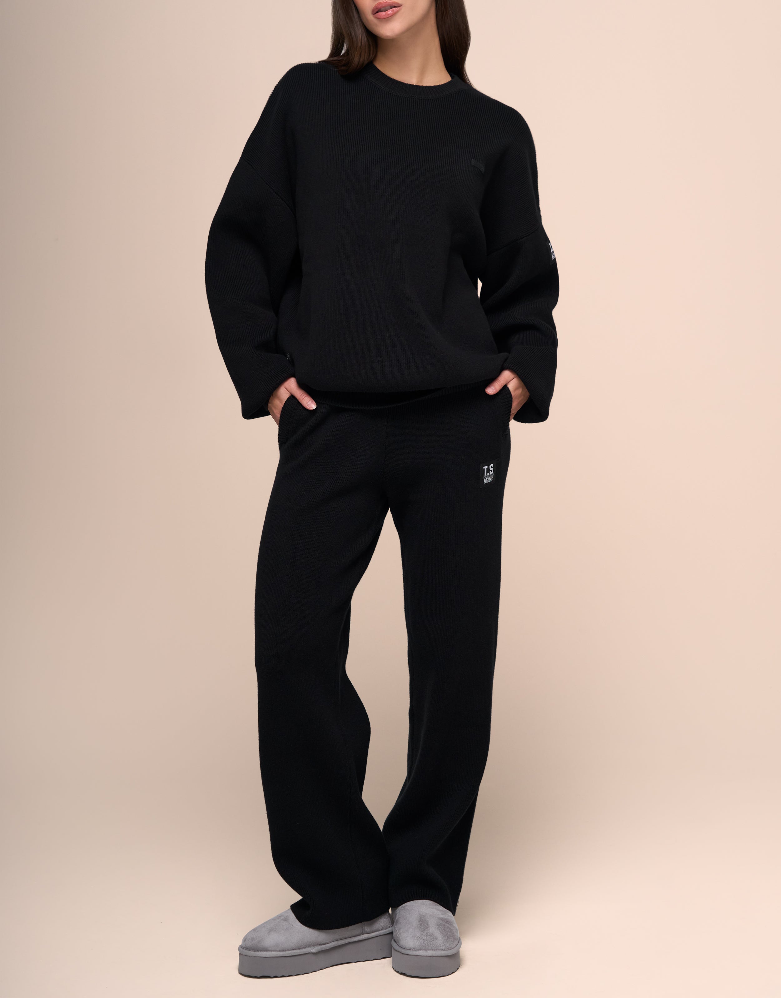 KNITTED BLACK JOGGER
