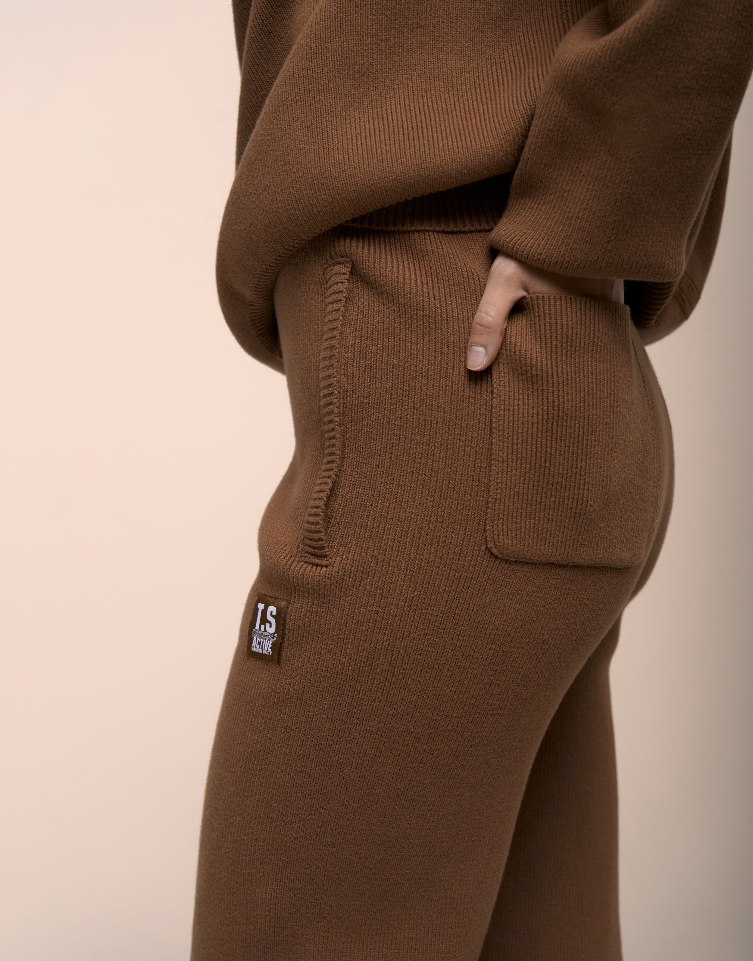 KNITTED MOCHA JOGGER