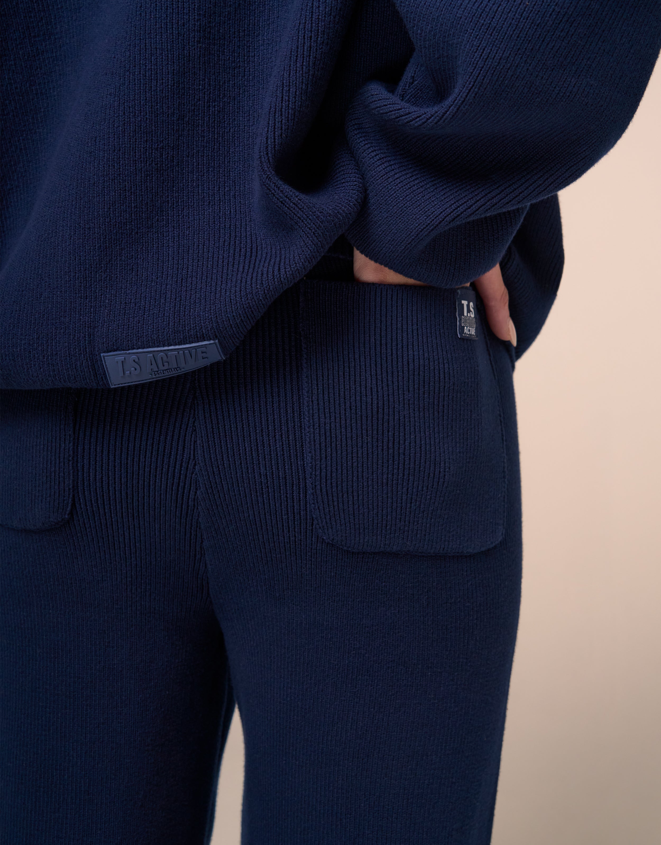 KNITTED NAVY HOODIE