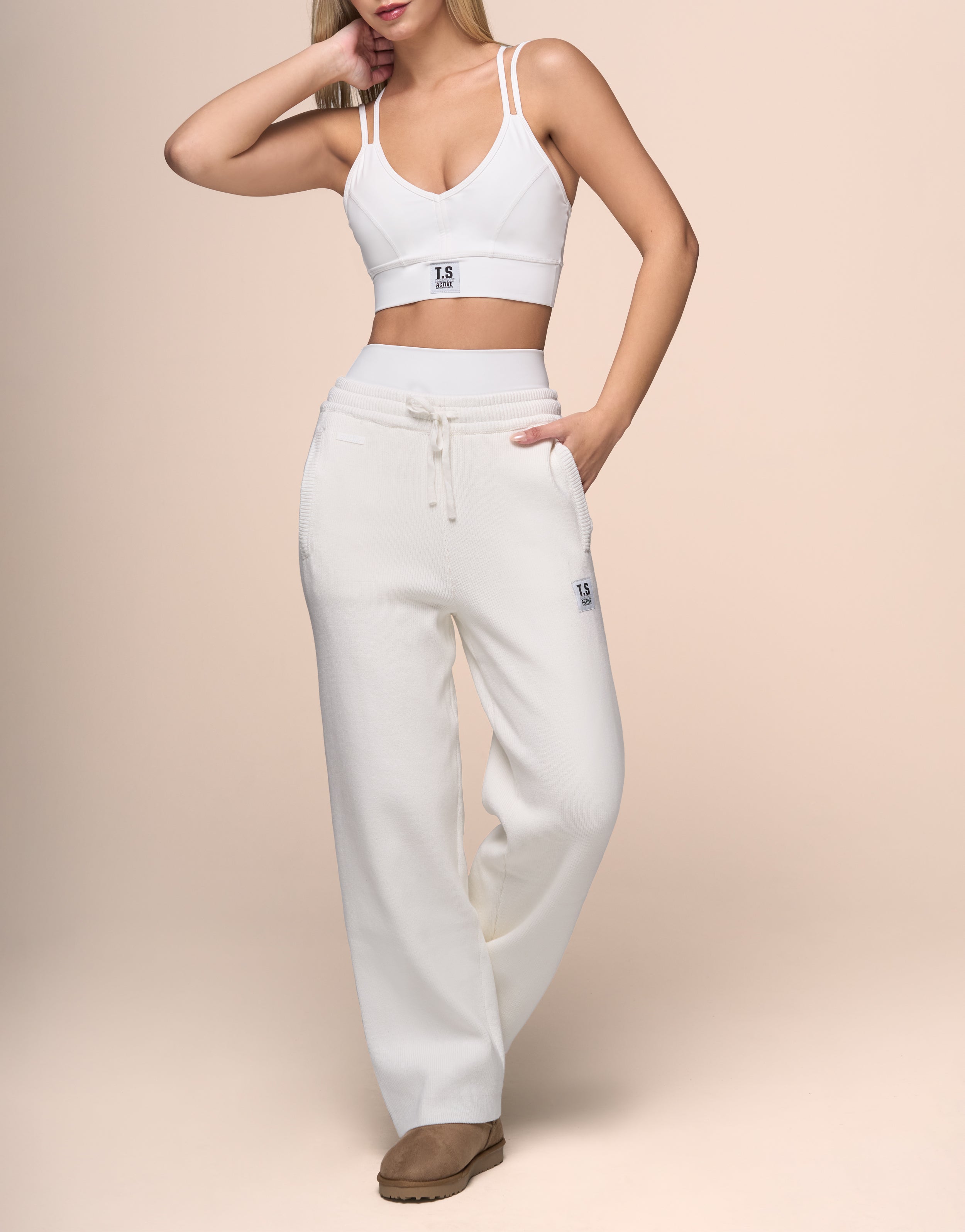 KNITTED WHITE JOGGER