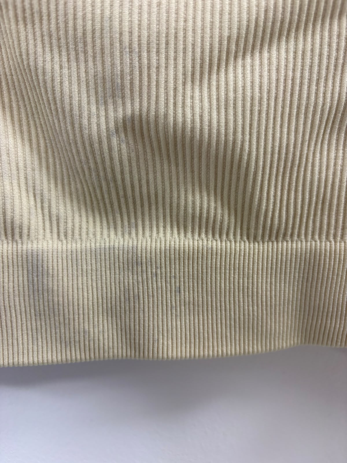 SPACE CREME SEAMLESS TOP (FALLA)