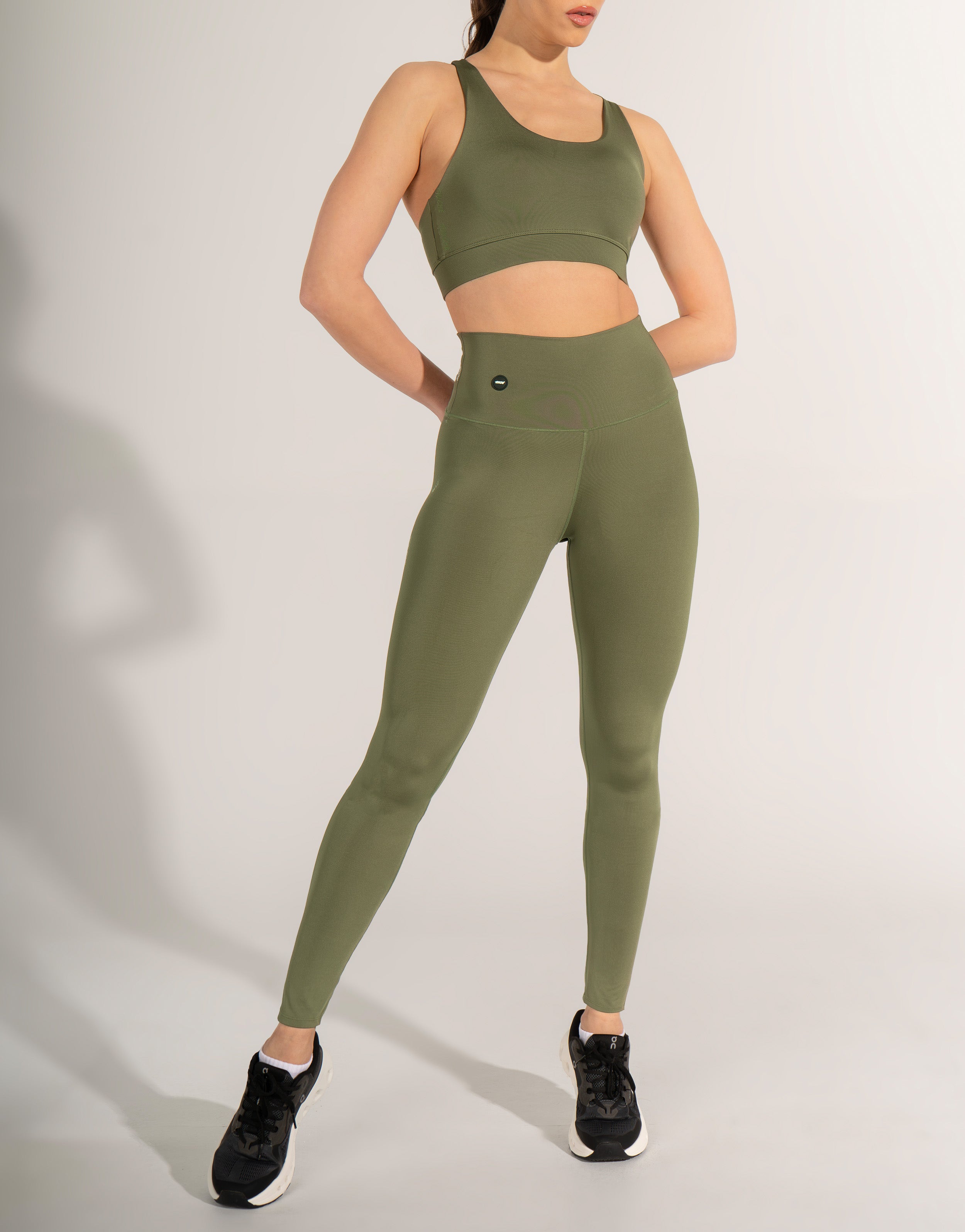 OLIVE LABEL TOP
