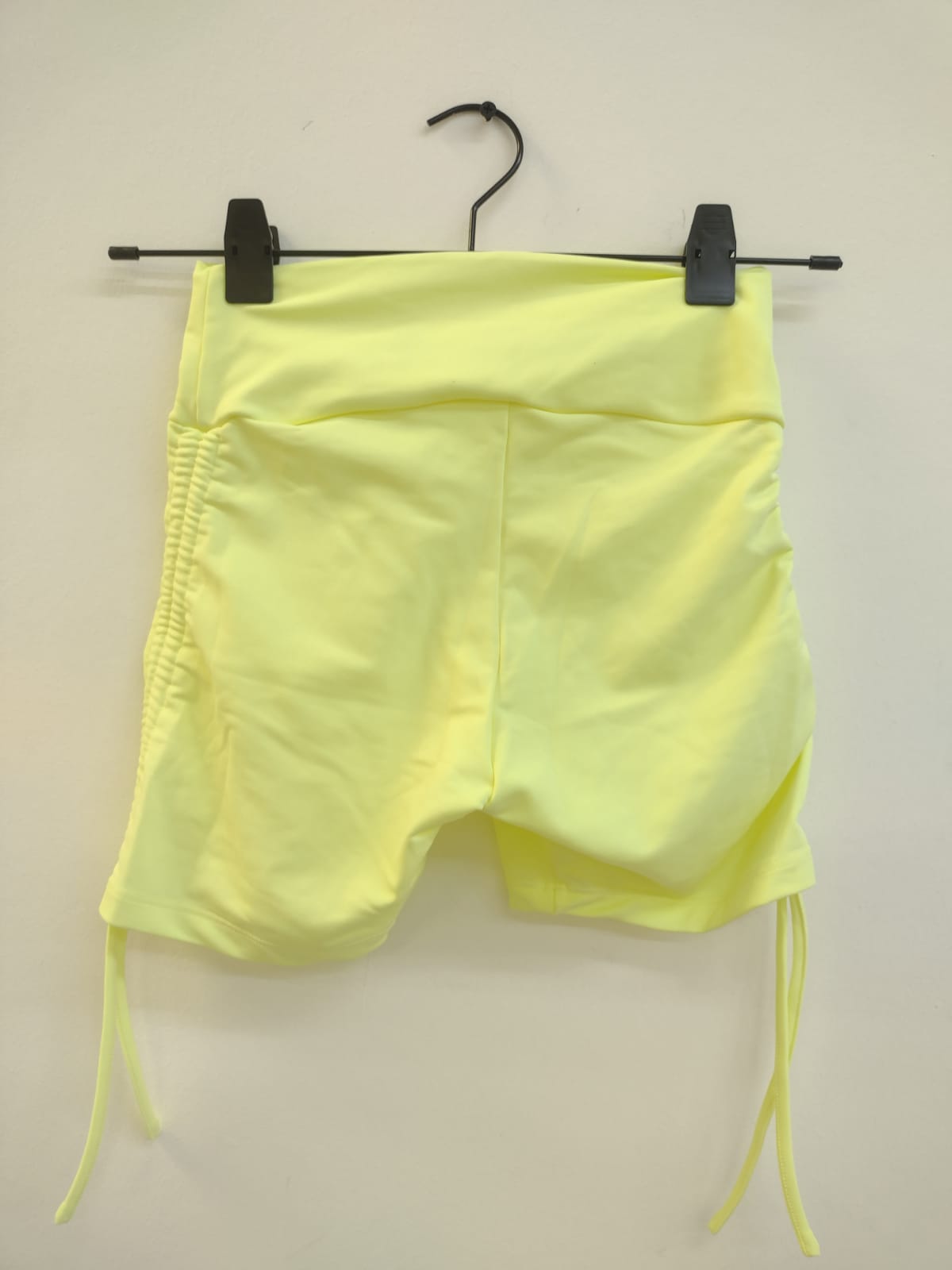 SCRUNCHI NEON SHORT (FALLA)
